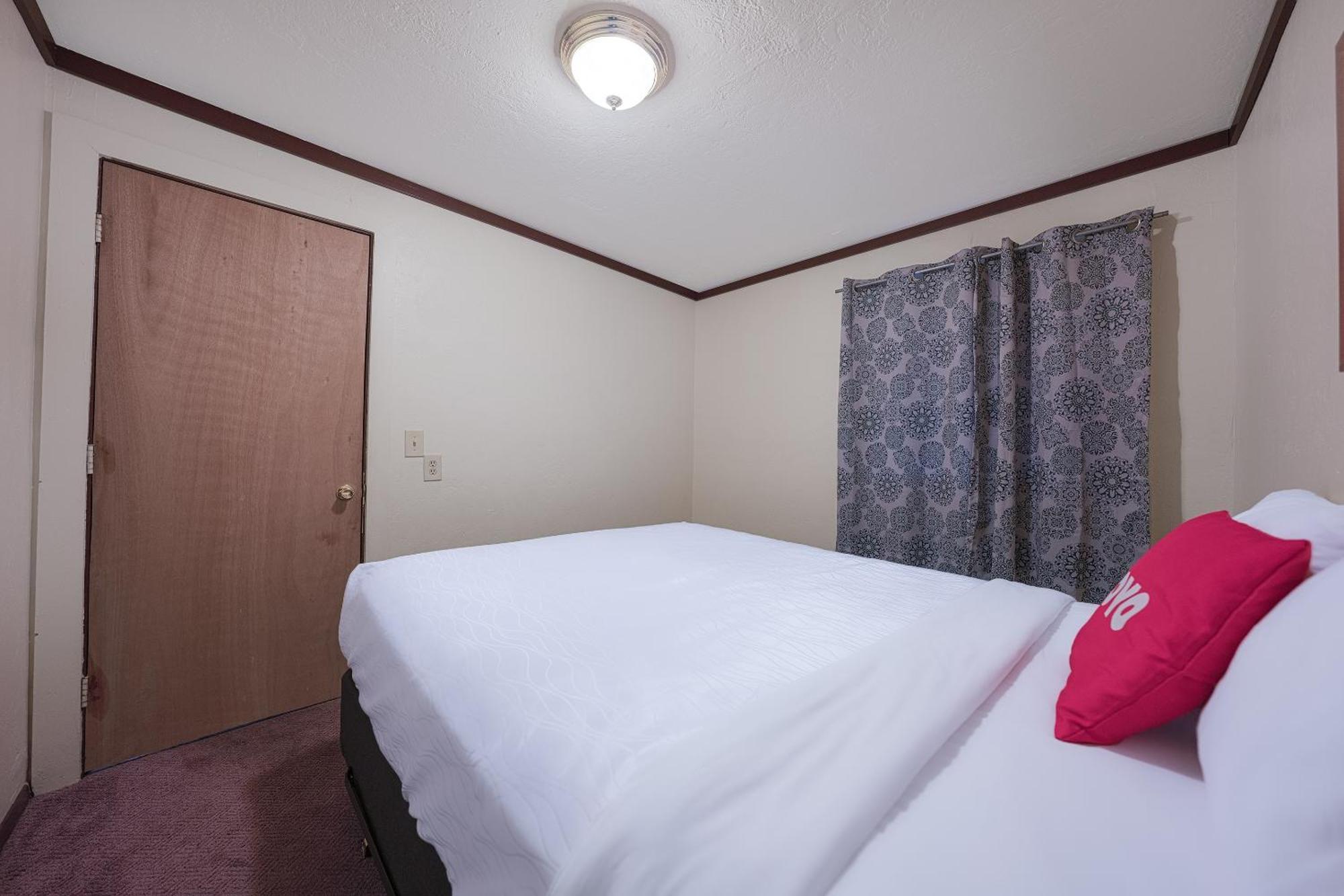Oyo Hotel Portland Or Near Airport Gresham Exteriör bild