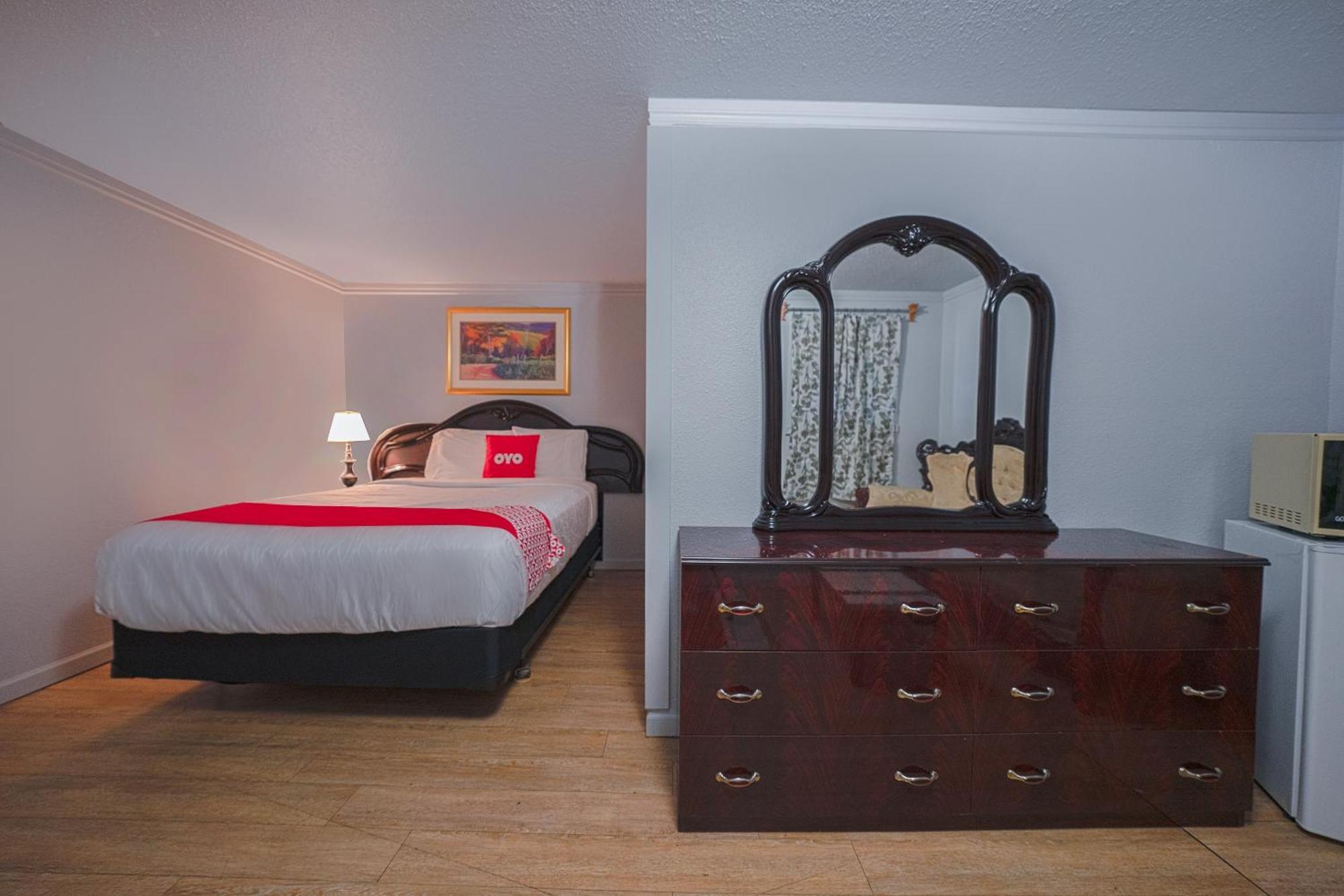 Oyo Hotel Portland Or Near Airport Gresham Exteriör bild