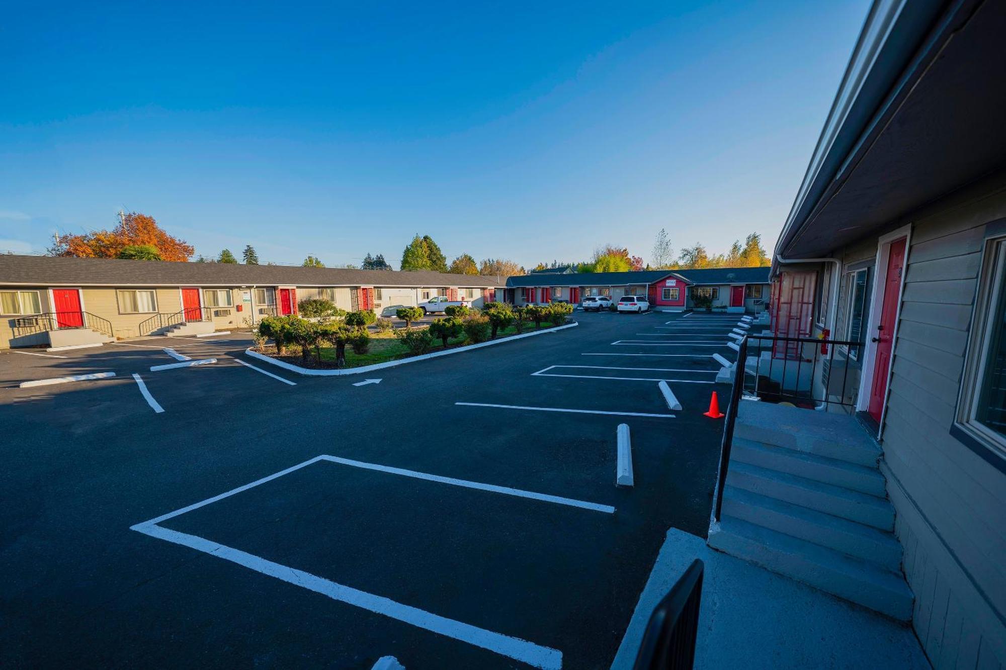 Oyo Hotel Portland Or Near Airport Gresham Exteriör bild