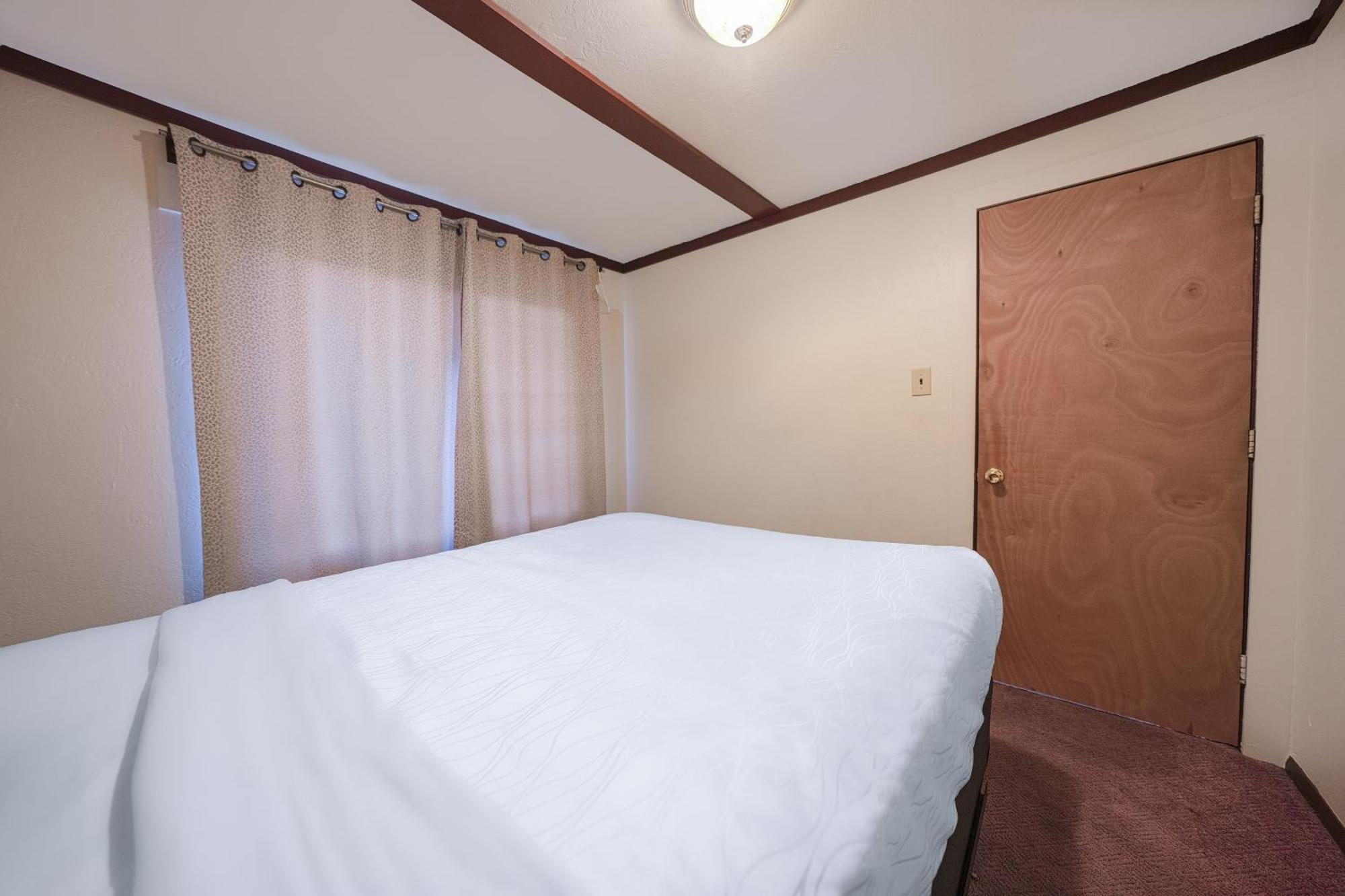 Oyo Hotel Portland Or Near Airport Gresham Exteriör bild