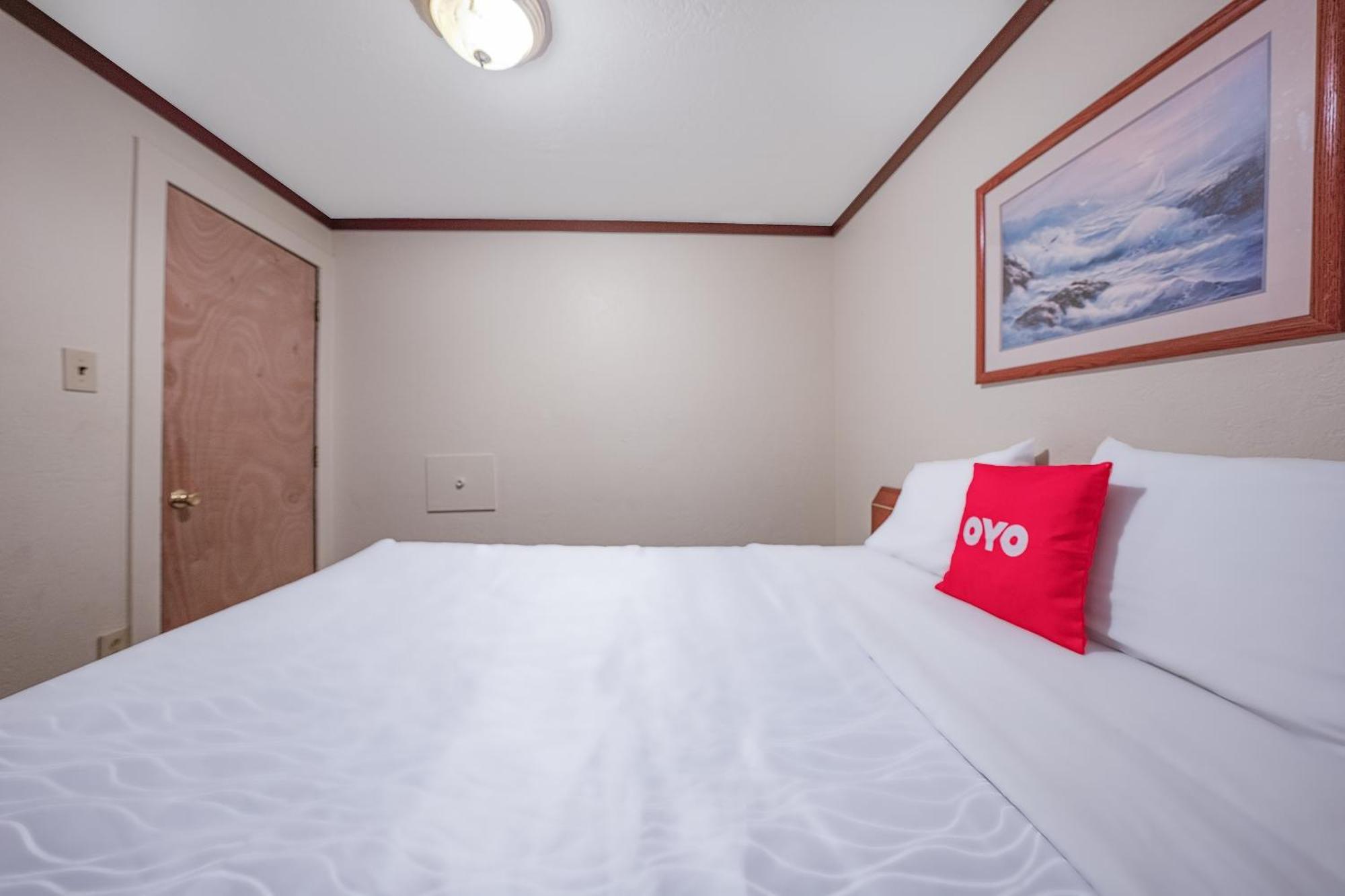 Oyo Hotel Portland Or Near Airport Gresham Exteriör bild